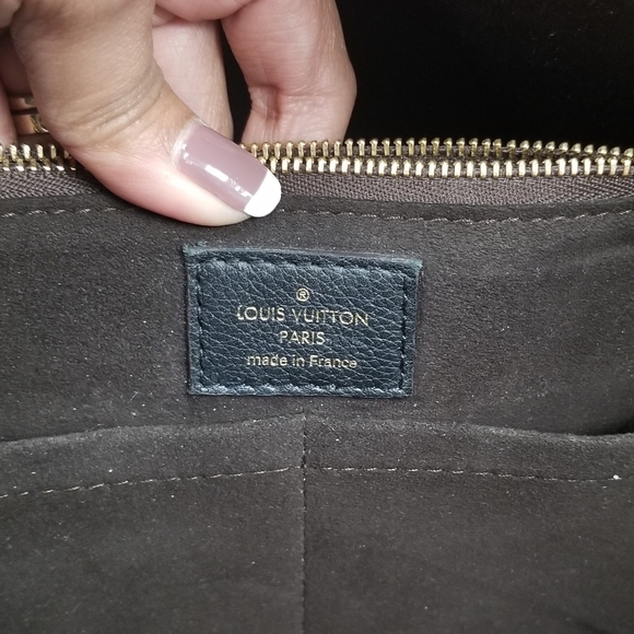 LV Kimono Handbag - Picture 4 of 7